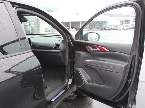Used 2024 Chevrolet Traverse Z71 w/ Enhanced Driving Package AWD/4WD image 27