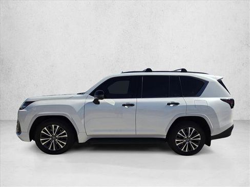 Used 2023 Lexus LX 600 4WD w/ Appearance Package image 9