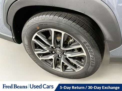 Used 2026 Toyota Corolla Cross XLE AWD/4WD image 37