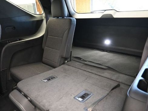 Used 2024 Chevrolet Traverse LT FWD image 6