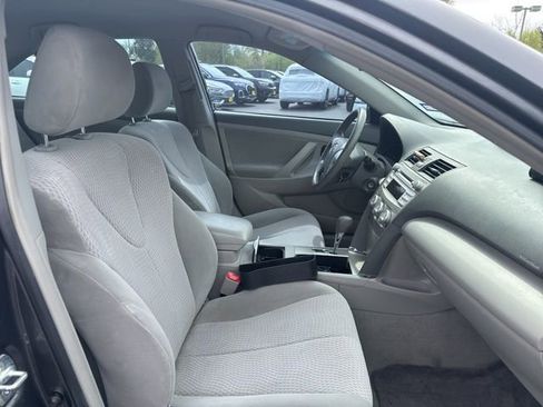 Used 2011 Toyota Camry LE w/ LE Extra-Value Pkg image 8