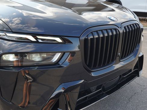 Used 2024 BMW X7 xDrive40i w/ M Sport Package AWD/4WD image 28