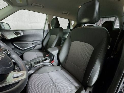 Certified 2023 Kia Soul LX FWD image 19
