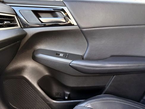 Used 2024 Mitsubishi Outlander SE image 25