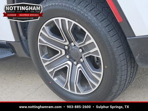 Used 2024 Jeep Wagoneer Series II AWD/4WD image 7