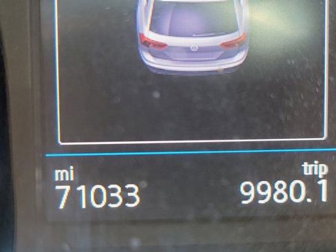 Used 2021 Volkswagen Tiguan SE R-Line FWD image 29