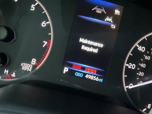 Used 2024 Toyota Corolla LE FWD image 8