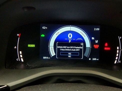 Used 2025 Toyota Camry SE FWD image 13