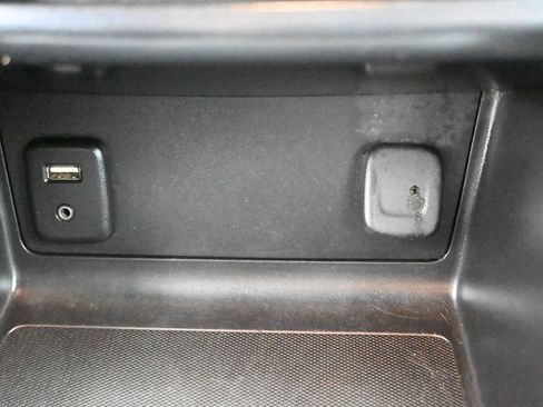 Used 2017 Chevrolet Colorado LT w/ LT Convenience Package image 9