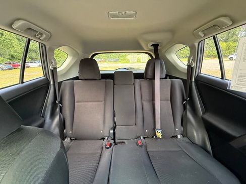 Used 2018 Toyota RAV4 LE w/ All Weather Liner Package AWD/4WD image 19