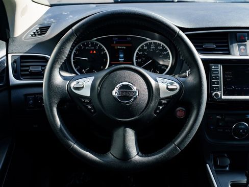 Used 2019 Nissan Sentra SV image 12