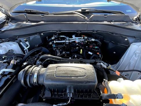 Used 2023 Ford Explorer XLT w/ Equipment Group 202A image 10