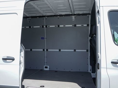 Used 2024 Mercedes-Benz Sprinter 2500 w/ Acoustic Package image 14