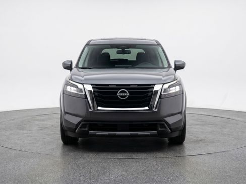 Used 2025 Nissan Pathfinder SV AWD/4WD image 2