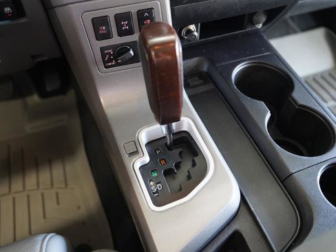 Used 2016 Toyota Sequoia Platinum image 22