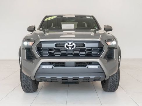 Used 2024 Toyota Tacoma TRD Off-Road AWD/4WD image 7