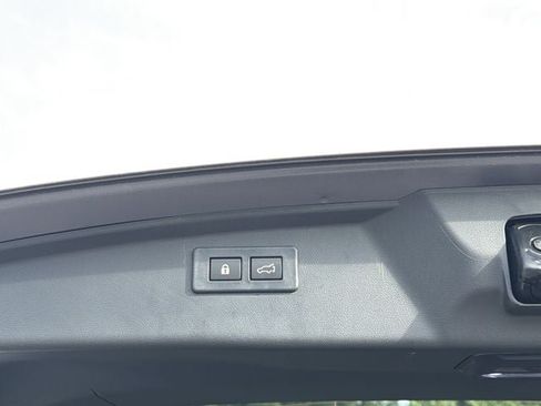 Used 2025 Subaru Outback Premium AWD/4WD image 15
