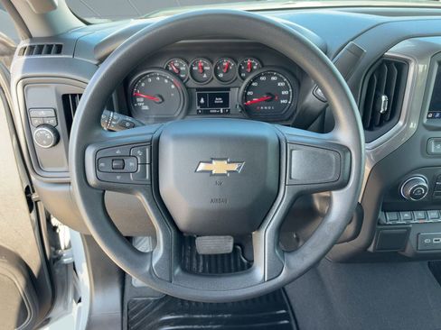 Used 2025 Chevrolet Silverado 1500 Custom image 16