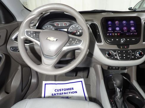 Used 2022 Chevrolet Malibu LT FWD image 10