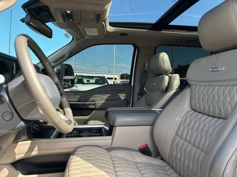 Used 2025 Ford F250 Platinum w/ Platinum Plus Package AWD/4WD image 19