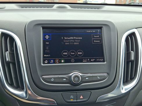 Used 2024 Chevrolet Equinox LT image 16