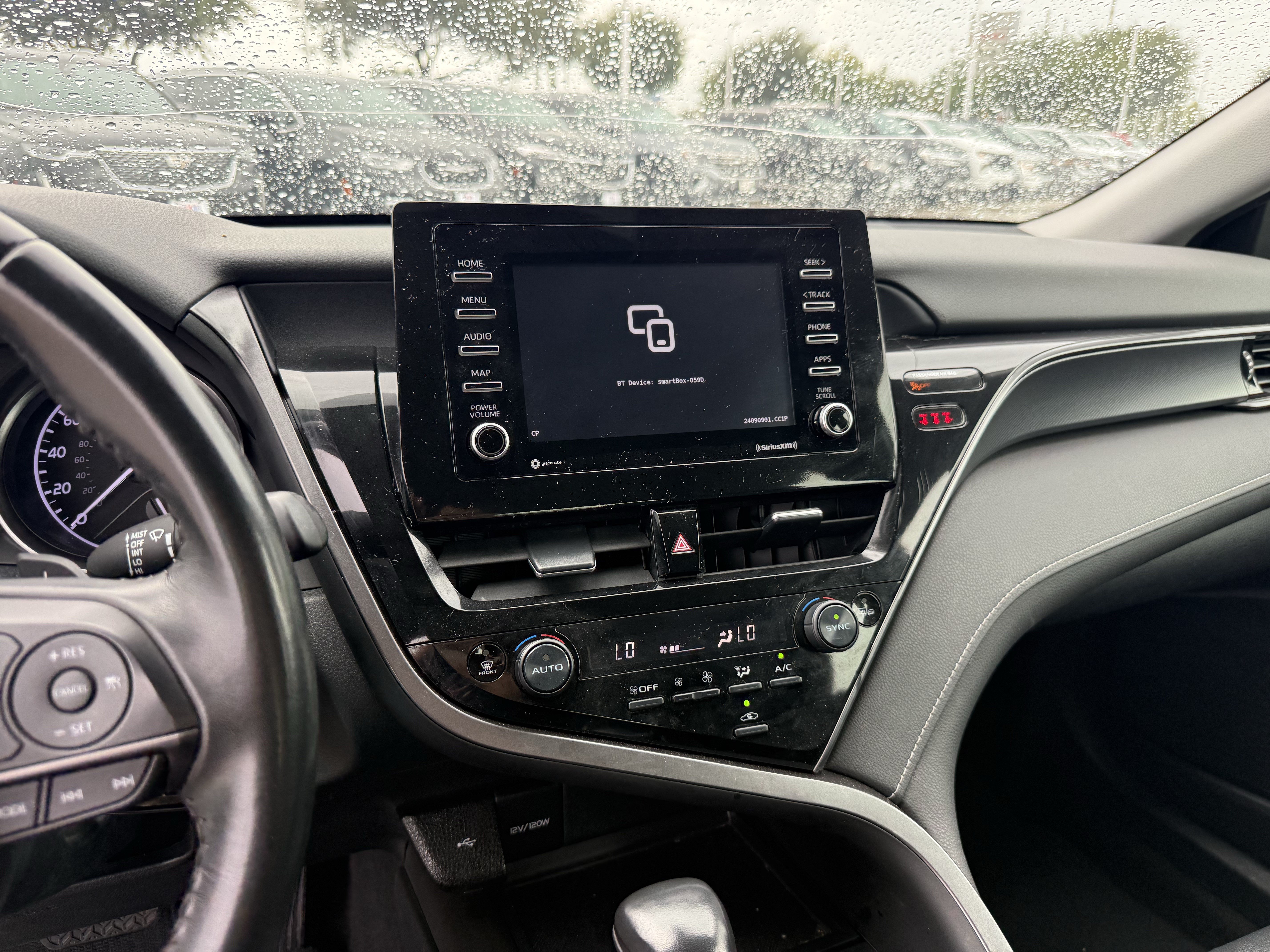 Used 2023 Toyota Camry SE FWD image 19