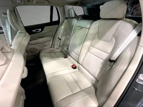 Certified 2026 Volvo V60 B5 Cross Country Plus w/ Protection Package Premier AWD/4WD image 22