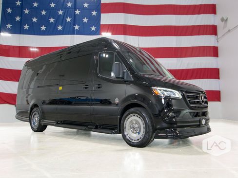 Used 2024 Mercedes-Benz Sprinter 3500 image 35