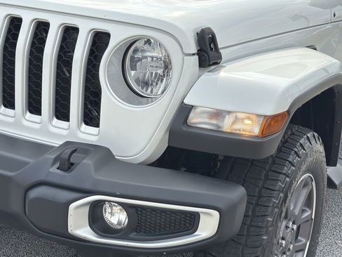 Used 2021 Jeep Gladiator Overland w/ Uconnect 4C Nav & Sound Group AWD/4WD image 25