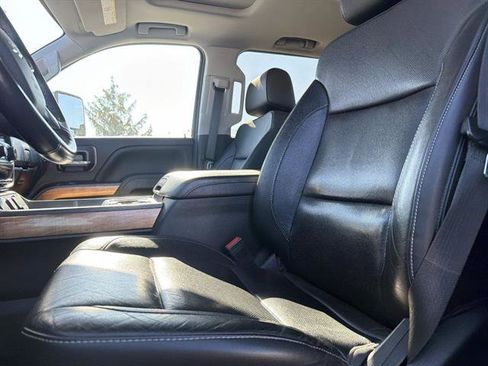 Used 2018 Chevrolet Silverado 2500 LTZ image 35