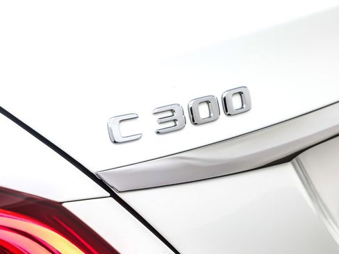 Used 2021 Mercedes-Benz C 300 Sedan image 9