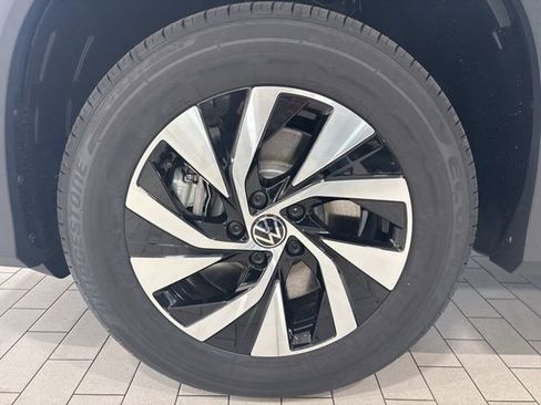 New 2026 Volkswagen Tiguan S image 10