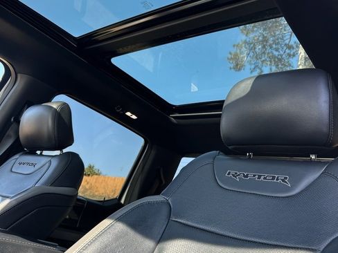 Used 2017 Ford F150 Raptor w/ Equipment Group 802A Luxury image 5