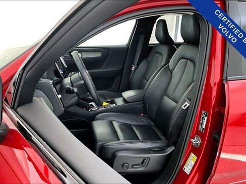 Used 2023 Volvo XC40 B5 Ultimate w/ Protection Package Premier image 34