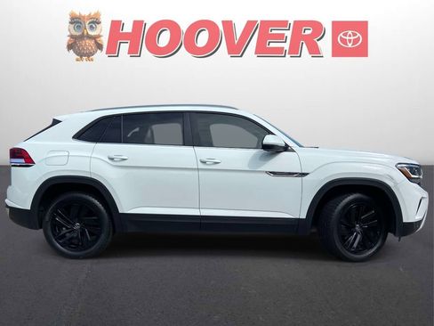 Used 2022 Volkswagen Atlas Cross Sport SE FWD image 2