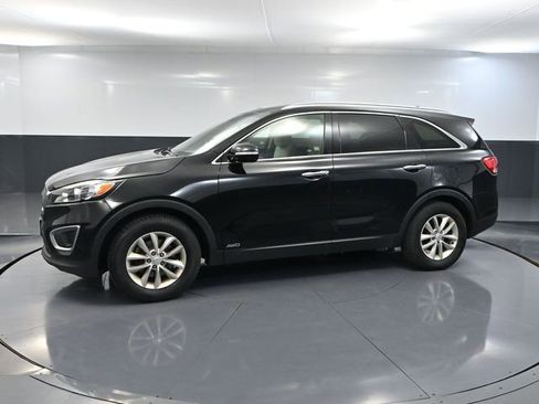 Used 2017 Kia Sorento LX w/ LX Convenience Package AWD/4WD image 10