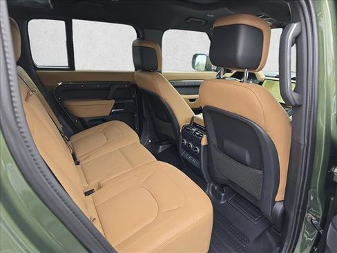 New 2026 Land Rover Defender 110 X-Dynamic SE AWD/4WD image 11