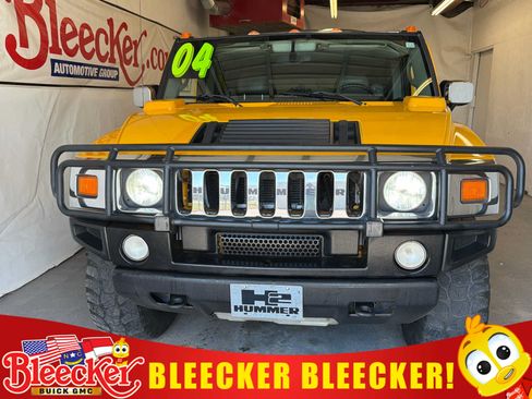 Used 2004 HUMMER H2 w/ Preferred Equipment Group AWD/4WD image 1