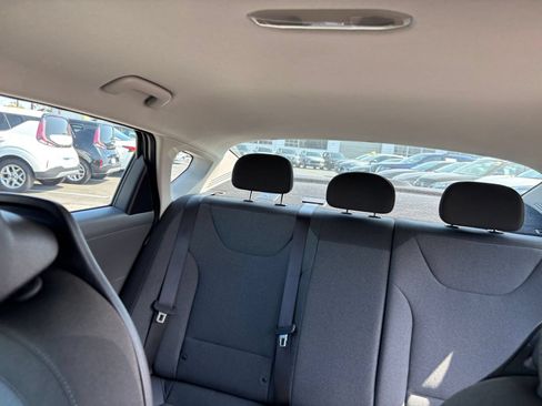 Used 2025 Kia K4 FWD image 32