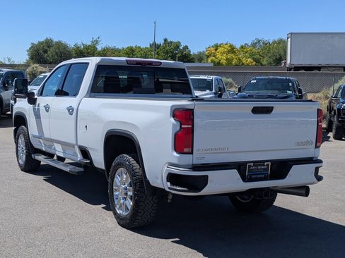 Used 2025 Chevrolet Silverado 3500 High Country w/ Technology Package AWD/4WD image 3