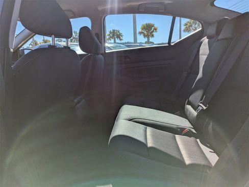 Used 2024 Nissan Altima 2.5 SV image 12