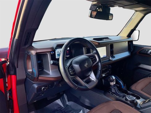 Used 2022 Ford Bronco Outer Banks image 9