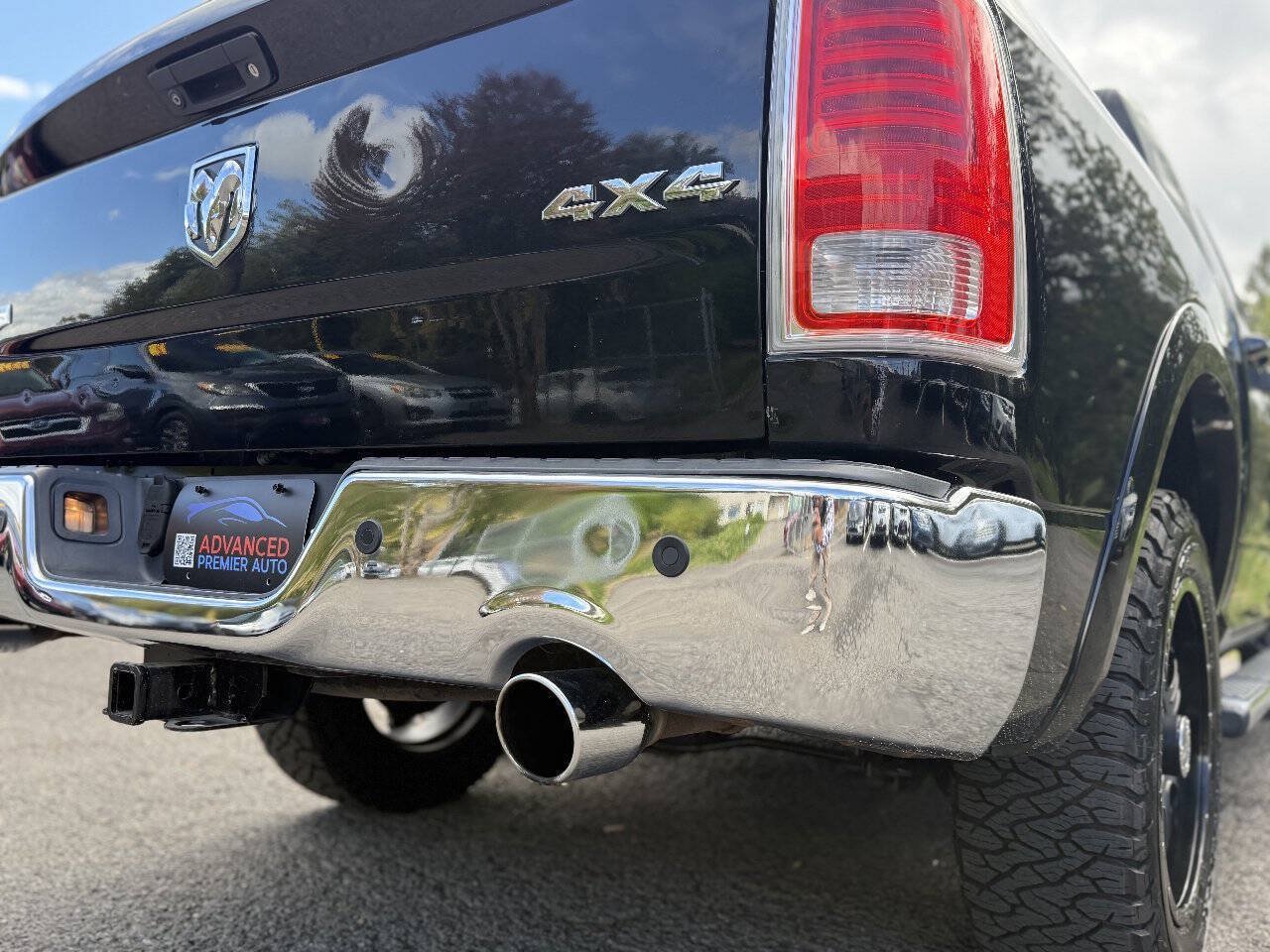 Used 2013 RAM 1500 Laramie w/ Convenience Group AWD/4WD image 16