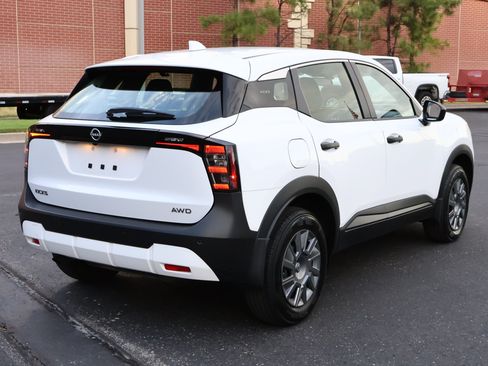 Used 2025 Nissan Kicks S AWD/4WD image 26