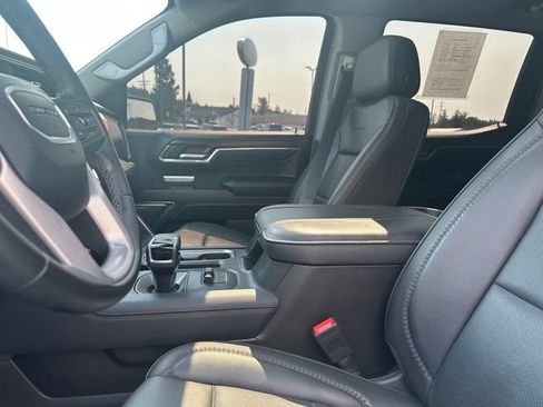 Used 2024 GMC Sierra 1500 Denali w/ Technology Package AWD/4WD image 9