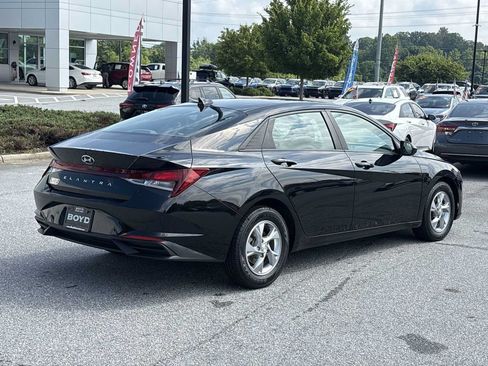 Used 2023 Hyundai Elantra SE FWD image 6