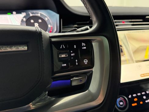 Used 2023 Land Rover Range Rover SE image 14