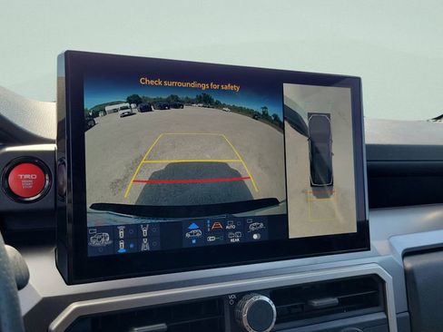 Used 2025 Toyota 4Runner TRD Off-Road Premium image 17