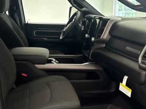 New 2026 RAM 3500 Big Horn AWD/4WD image 19