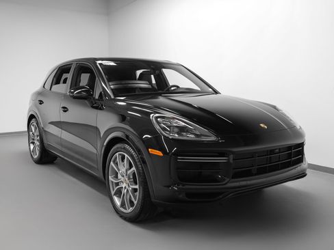 Certified 2021 Porsche Cayenne Turbo image 10